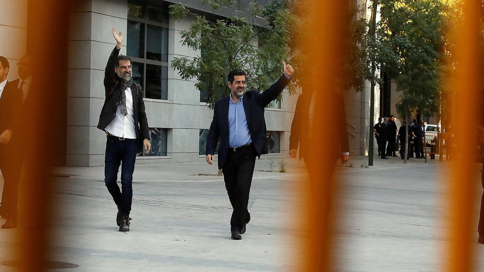 Jordi Sànchez i Jordi Cuixart entrant a l'Audiència Nacional