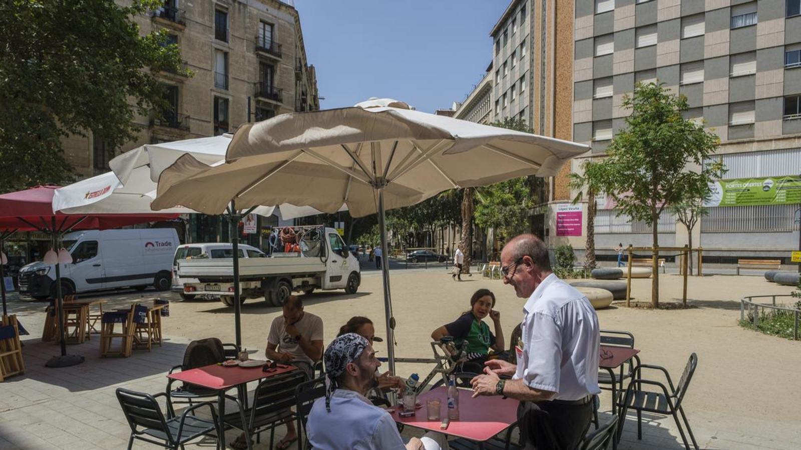 Superilla al carrer Consell de Cent amb carrer Girona de Barcelona.