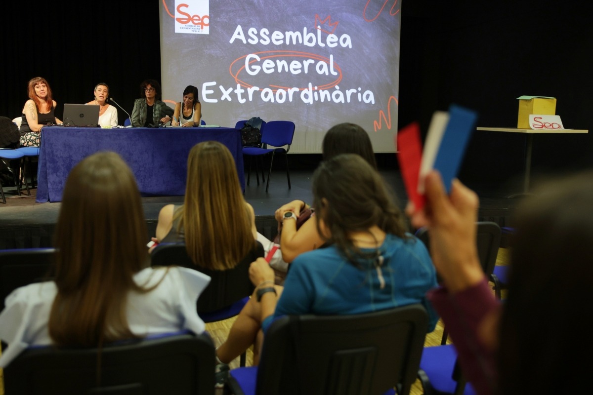 L'assemblea del SEP celebrada a la Llacuna.